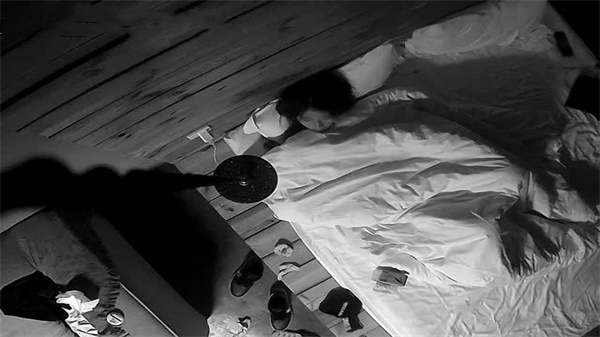 360520最新酒店摄像头两部打响情人节第一炮.