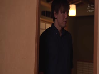 回老家探亲后姐姐成了整天躲在家里不出门变得很消沉的宅女 庵姫花 IPZZ-182