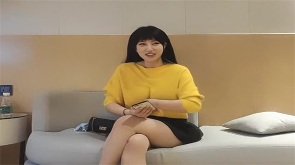 鸭哥猛男强势征服清纯学妹，一夜激情欲仙欲死