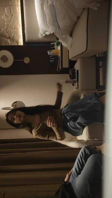 奥迪豪车女神蜜桃臀狂浪！大长腿甜妹骑乘位激情抽插 淫语连连蜜汁四溢