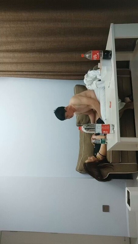 网恋三天火速奔现！未婚骚货吃饱喝足后主动献上肥臀，抱起来狂插猛干，转战大床高潮迭起，内射填满超满足！